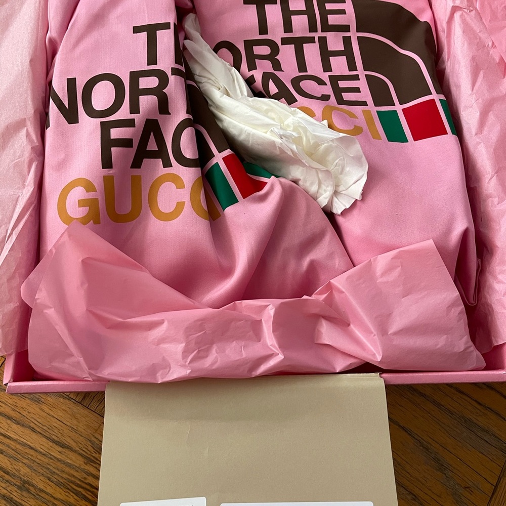 This pair of ankle boots is part of The North Face x Gucci collection, - Picture 5 of 9